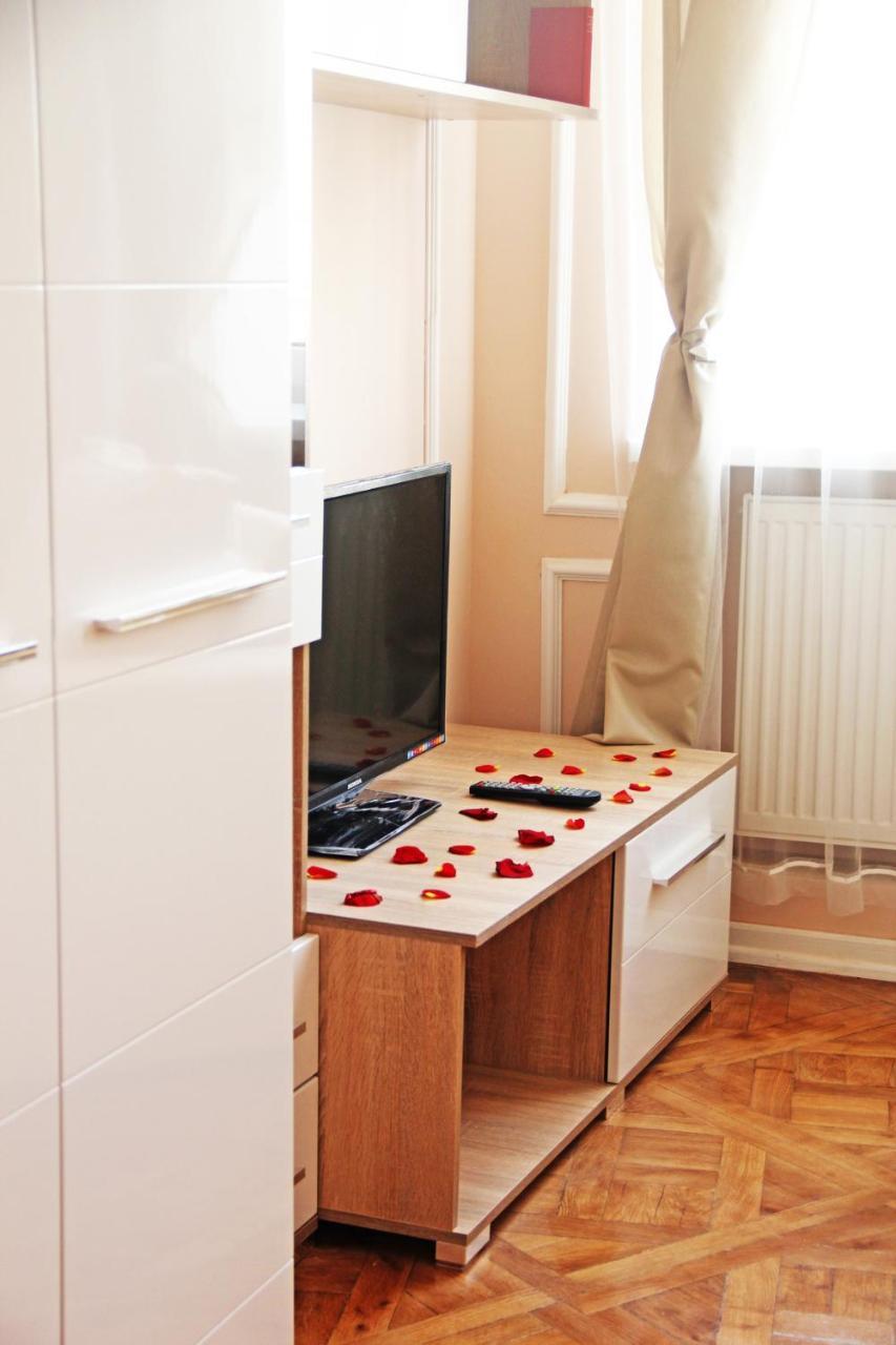 Apartment In The City Center Ivano-Frankivsk Exterior photo