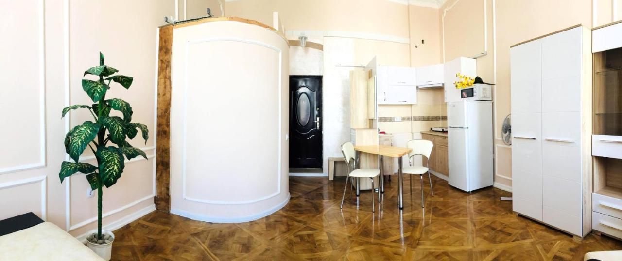 Apartment In The City Center Ivano-Frankivsk Exterior photo
