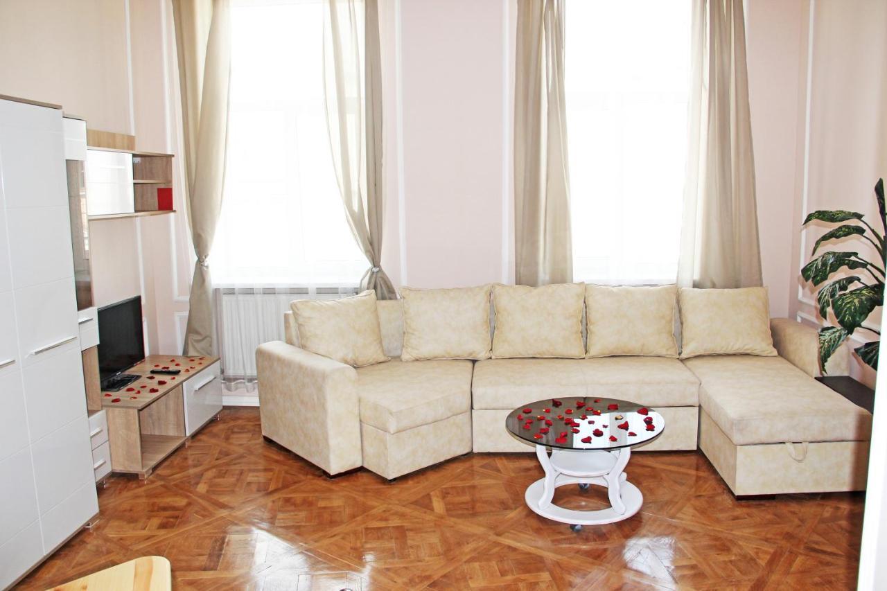 Apartment In The City Center Ivano-Frankivsk Exterior photo