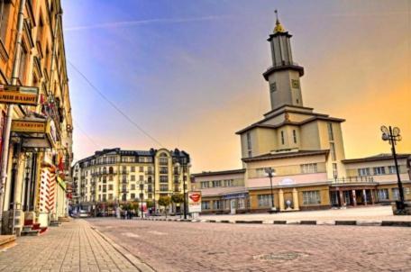 Apartment In The City Center Ivano-Frankivsk Exterior photo